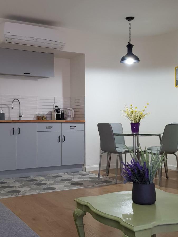 Stylish Apartment With A Patio Close To The Beach Eilat Exterior foto
