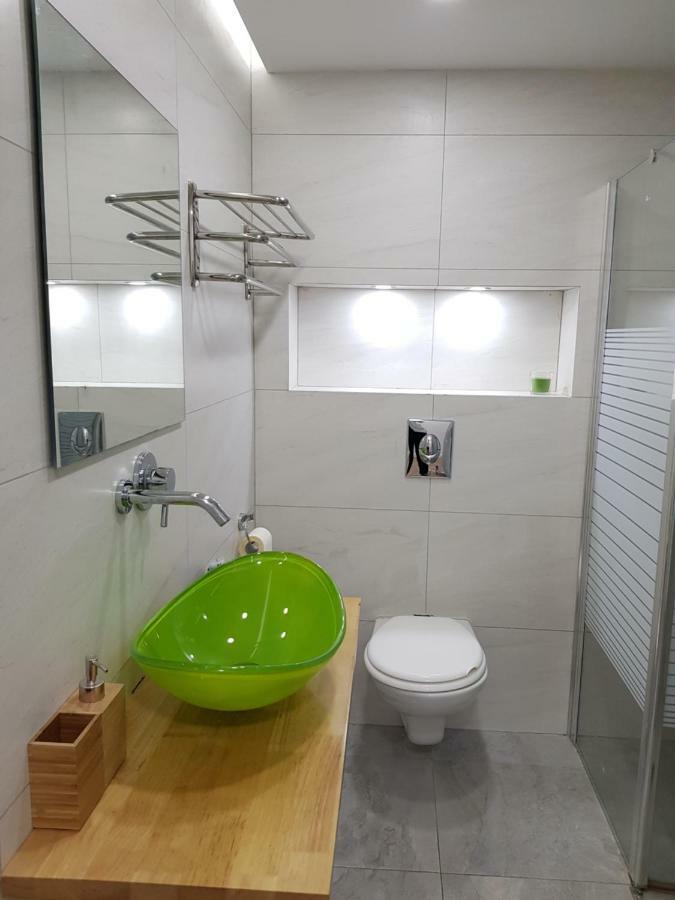 Stylish Apartment With A Patio Close To The Beach Eilat Exterior foto