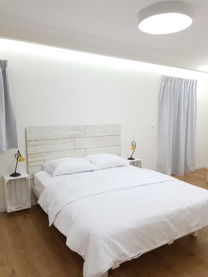 Stylish Apartment With A Patio Close To The Beach Eilat Exterior foto